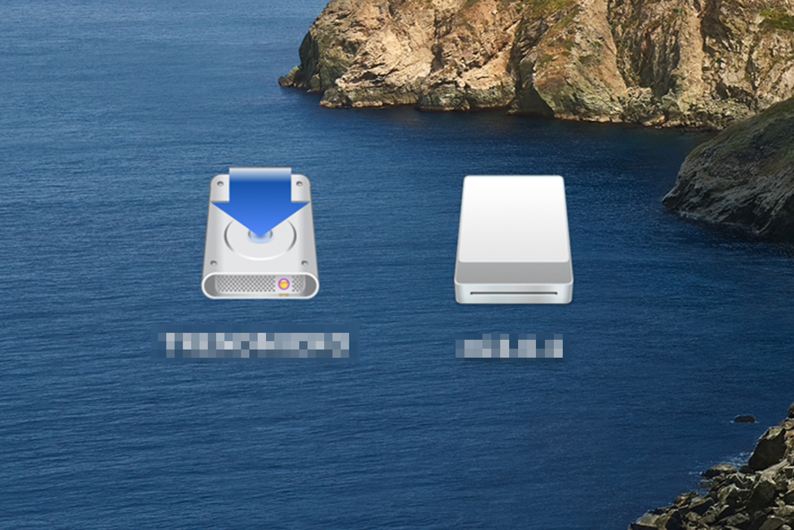 macのデスクトップにインストーラーが2つ表示されている
