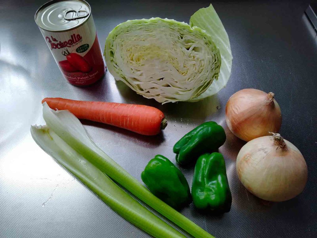 トマト缶で脂肪燃焼スープを作るのに必要な基本的な材料