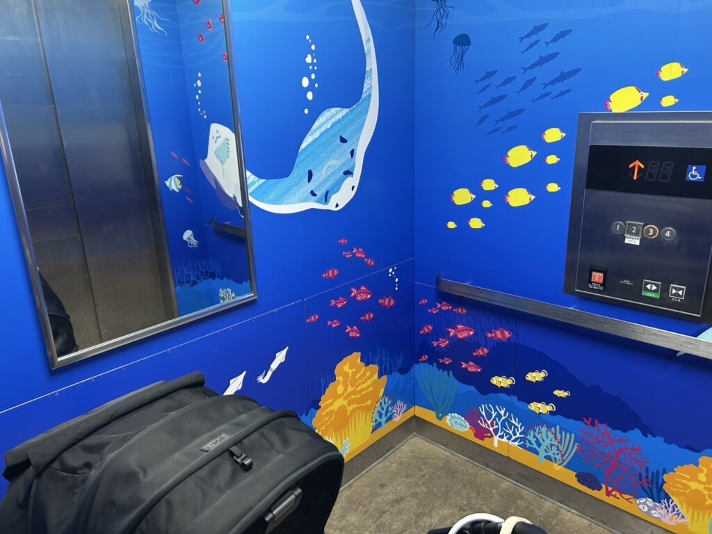 おしゃれなエレベータ